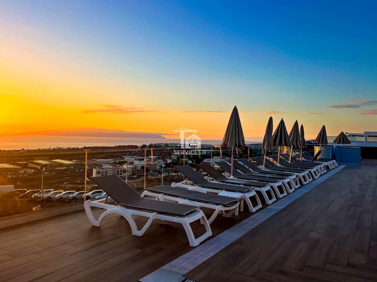 2 slaapkamer Flat te koop in Adeje met zwembad garage - € 350.000 (Ref: 9403120)