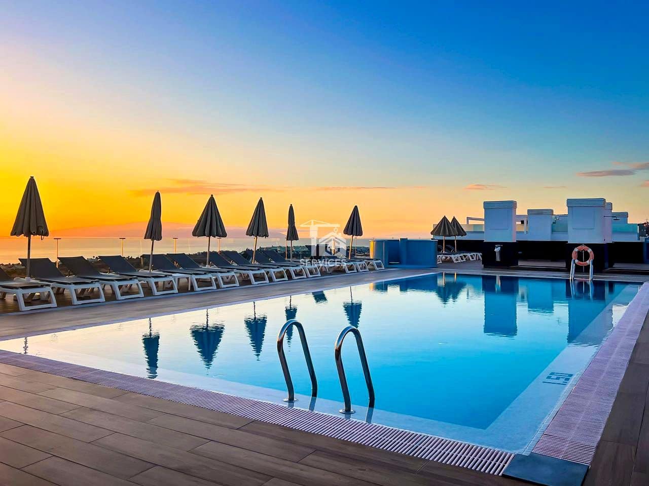 2 slaapkamer Flat te koop in Adeje met zwembad garage - € 350.000 (Ref: 9403120)