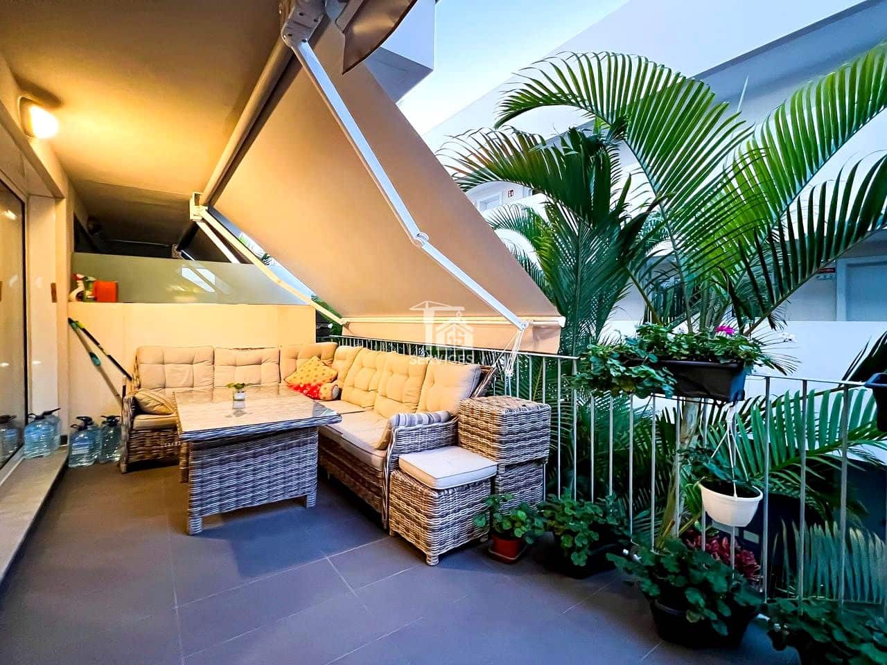 2 slaapkamer Flat te koop in Adeje met zwembad garage - € 350.000 (Ref: 9403120)