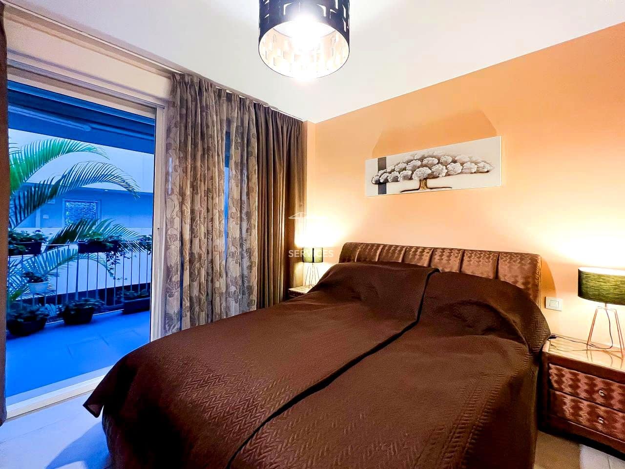 2 slaapkamer Flat te koop in Adeje met zwembad garage - € 350.000 (Ref: 9403120)