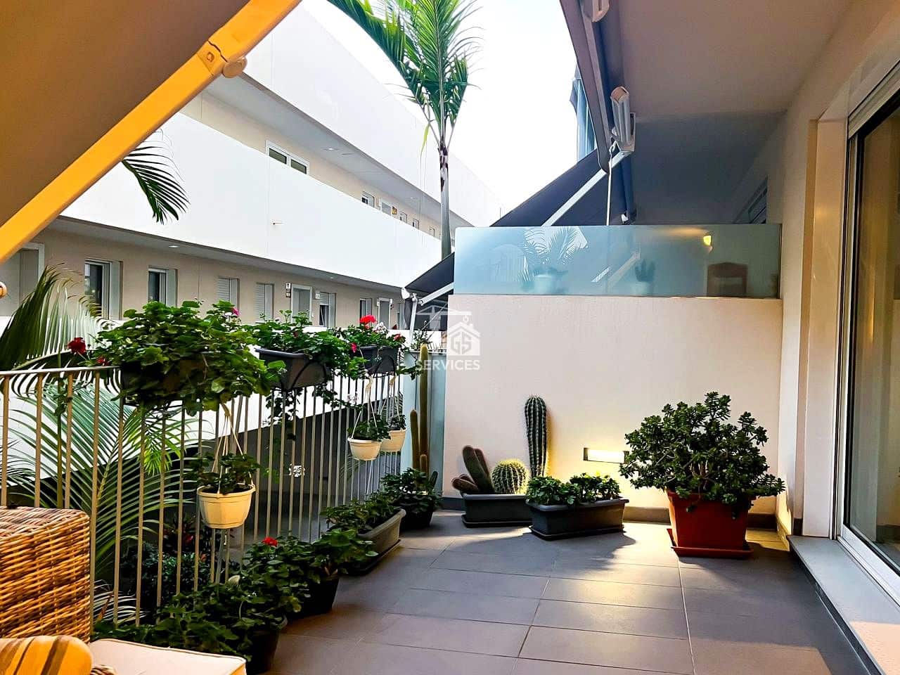 2 slaapkamer Flat te koop in Adeje met zwembad garage - € 350.000 (Ref: 9403120)