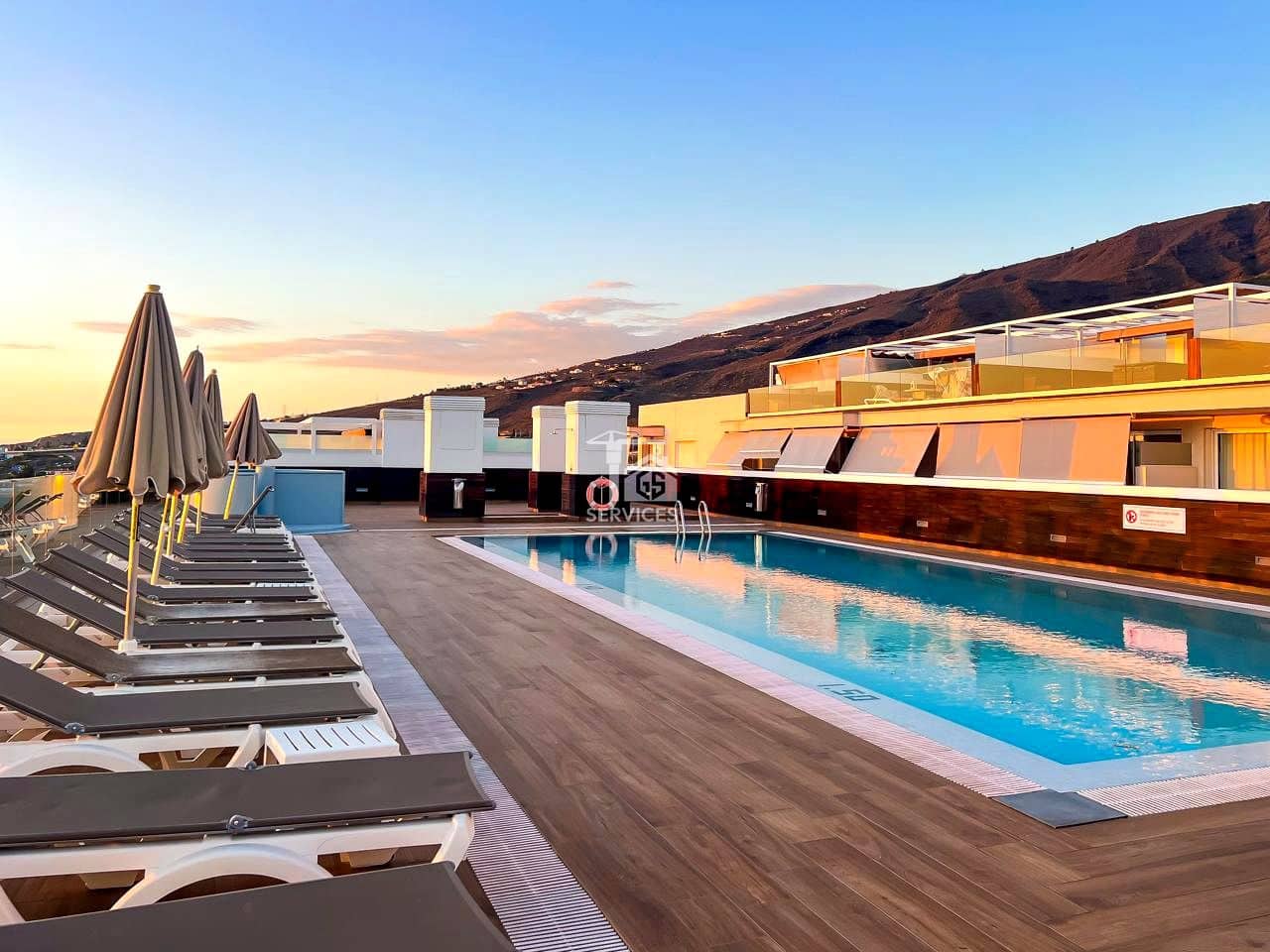 2 slaapkamer Flat te koop in Adeje met zwembad garage - € 350.000 (Ref: 9403120)