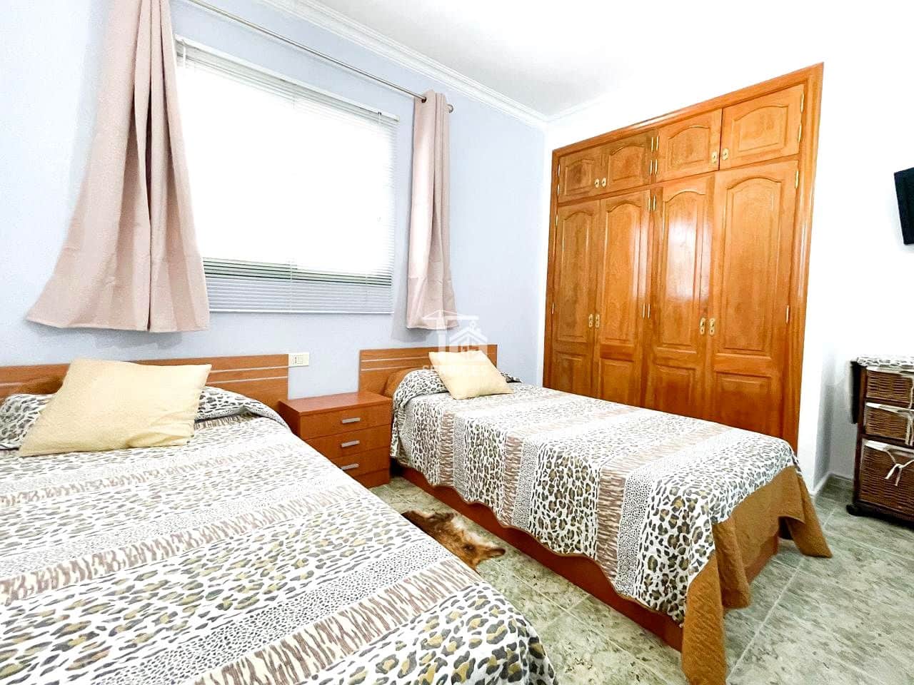 3 bedroom Villa for sale in Granadilla de Abona with garage - € 850,000 (Ref: 9405812)