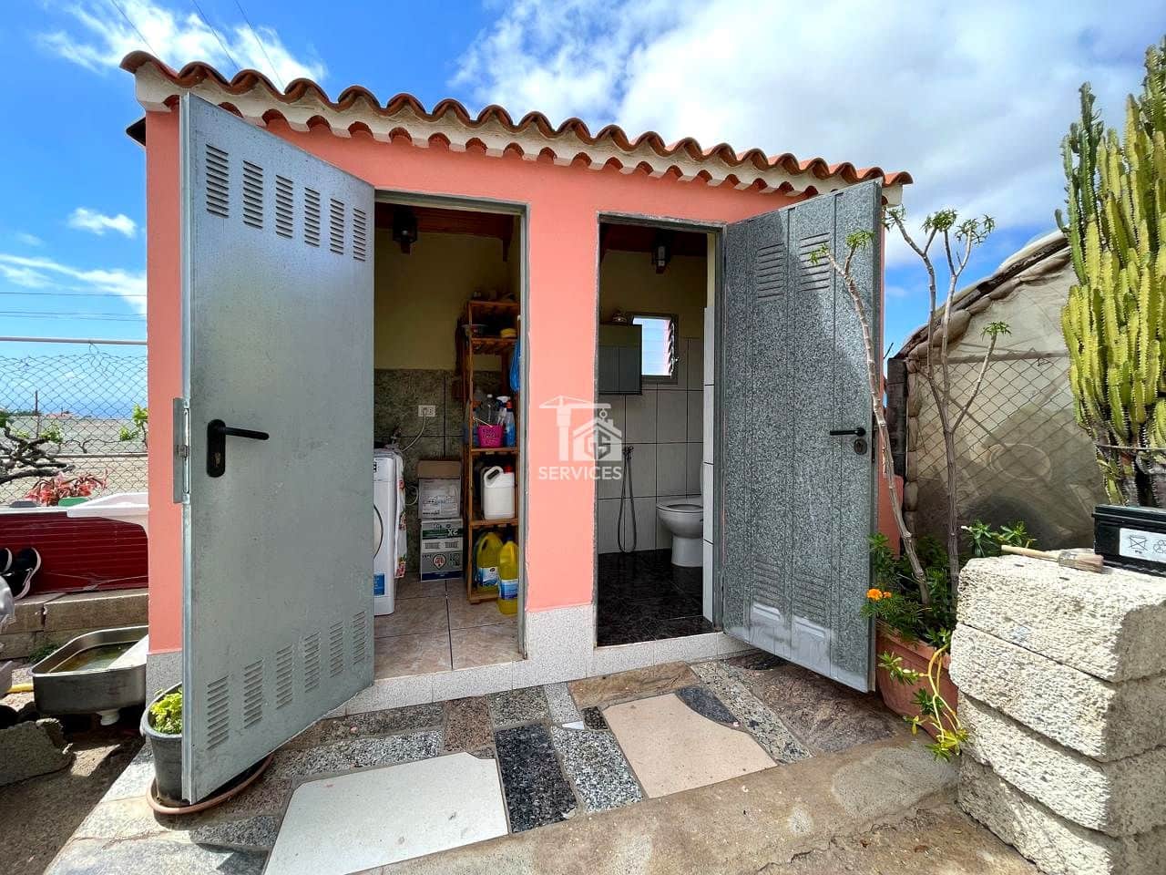 3 bedroom Villa for sale in Granadilla de Abona with garage - € 850,000 (Ref: 9405812)