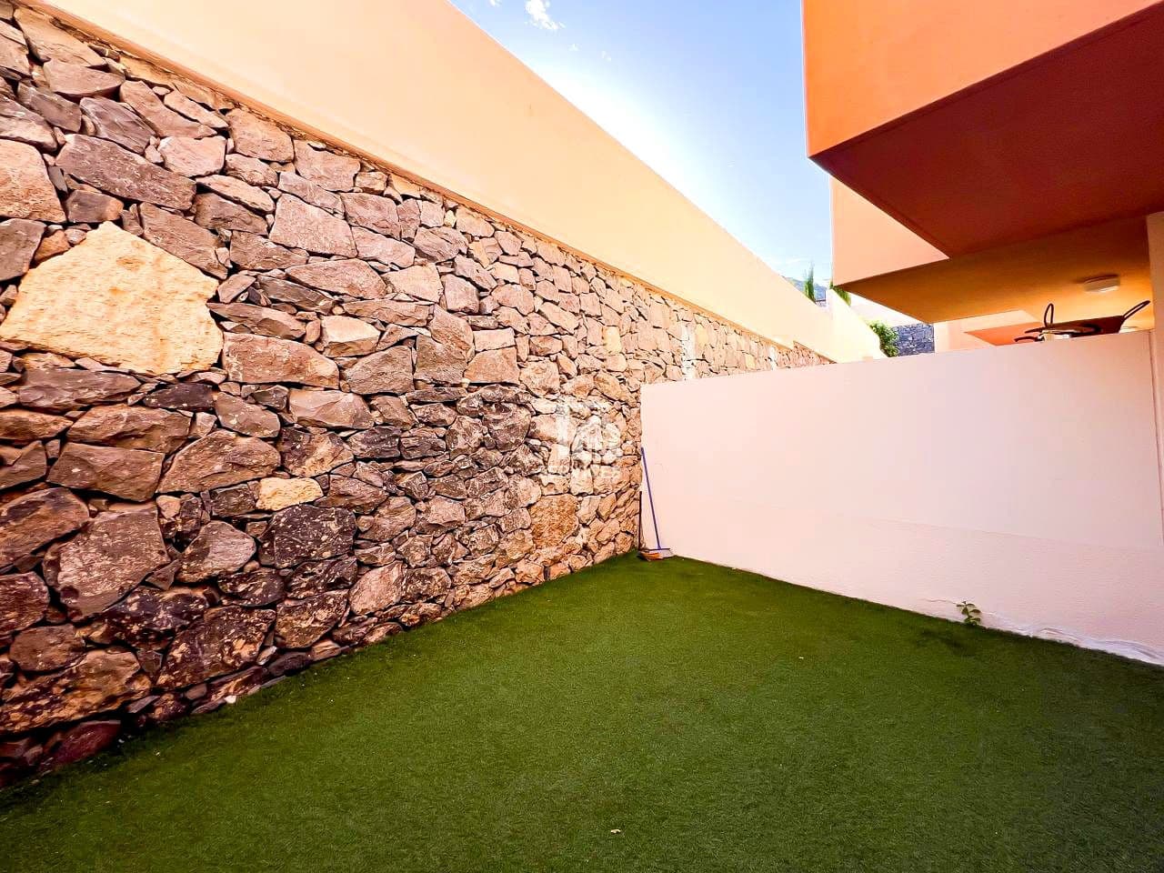 Chalet de 3 habitaciones en Costa Adeje en venta con garaje - 475.000 € (Ref: 9405813)