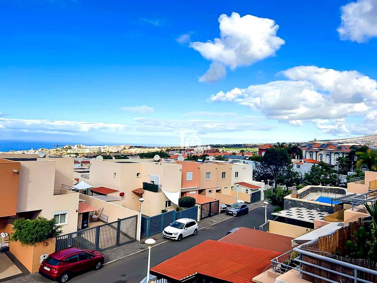 Chalet de 3 habitaciones en Costa Adeje en venta con garaje - 475.000 € (Ref: 9405813)