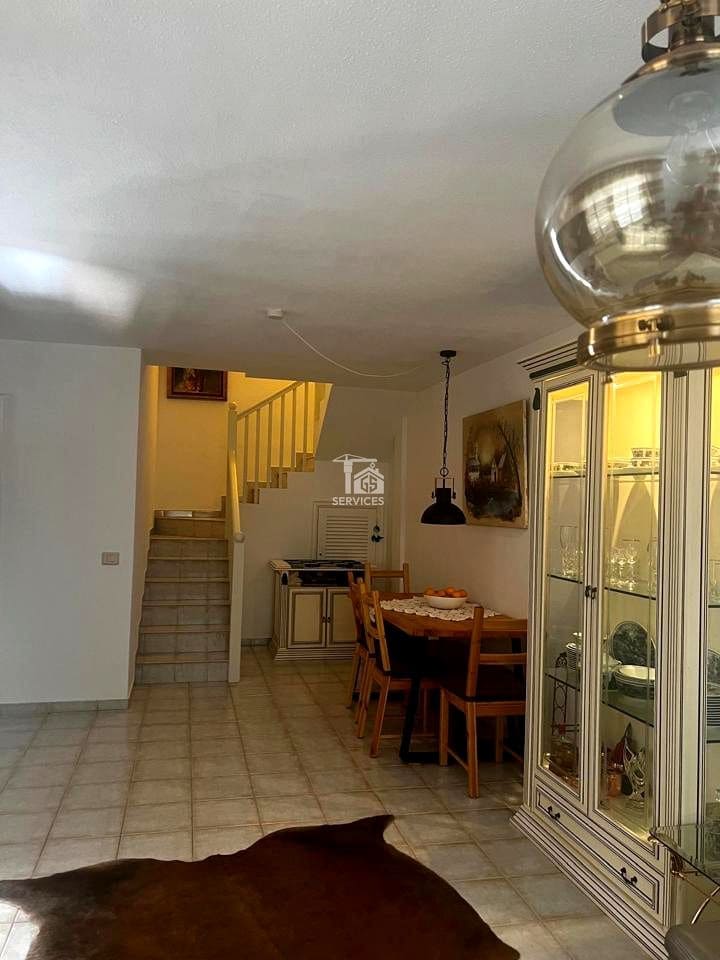3 bedroom Flat for sale in Arona with pool garage - € 410,000 (Ref: 9409218)