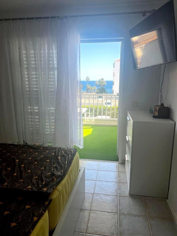 3 bedroom Flat for sale in Arona with pool garage - € 410,000 (Ref: 9409218)