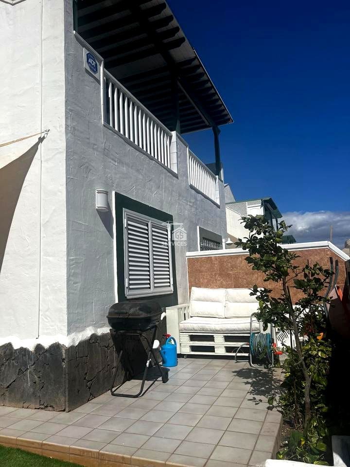 3 bedroom Flat for sale in Arona with pool garage - € 410,000 (Ref: 9409218)