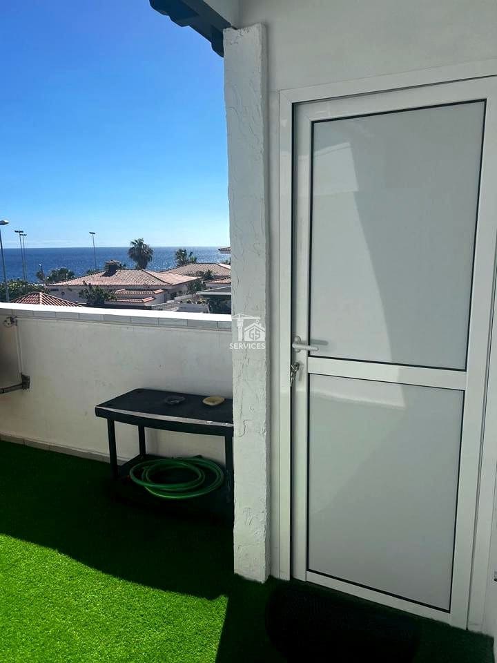 3 bedroom Flat for sale in Arona with pool garage - € 410,000 (Ref: 9409218)