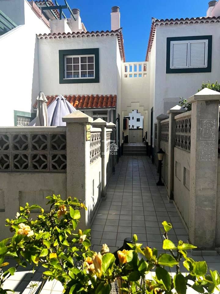 3 bedroom Flat for sale in Arona with pool garage - € 410,000 (Ref: 9409218)