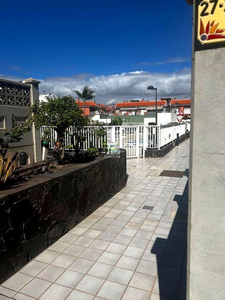 3 bedroom Flat for sale in Arona with pool garage - € 410,000 (Ref: 9409218)