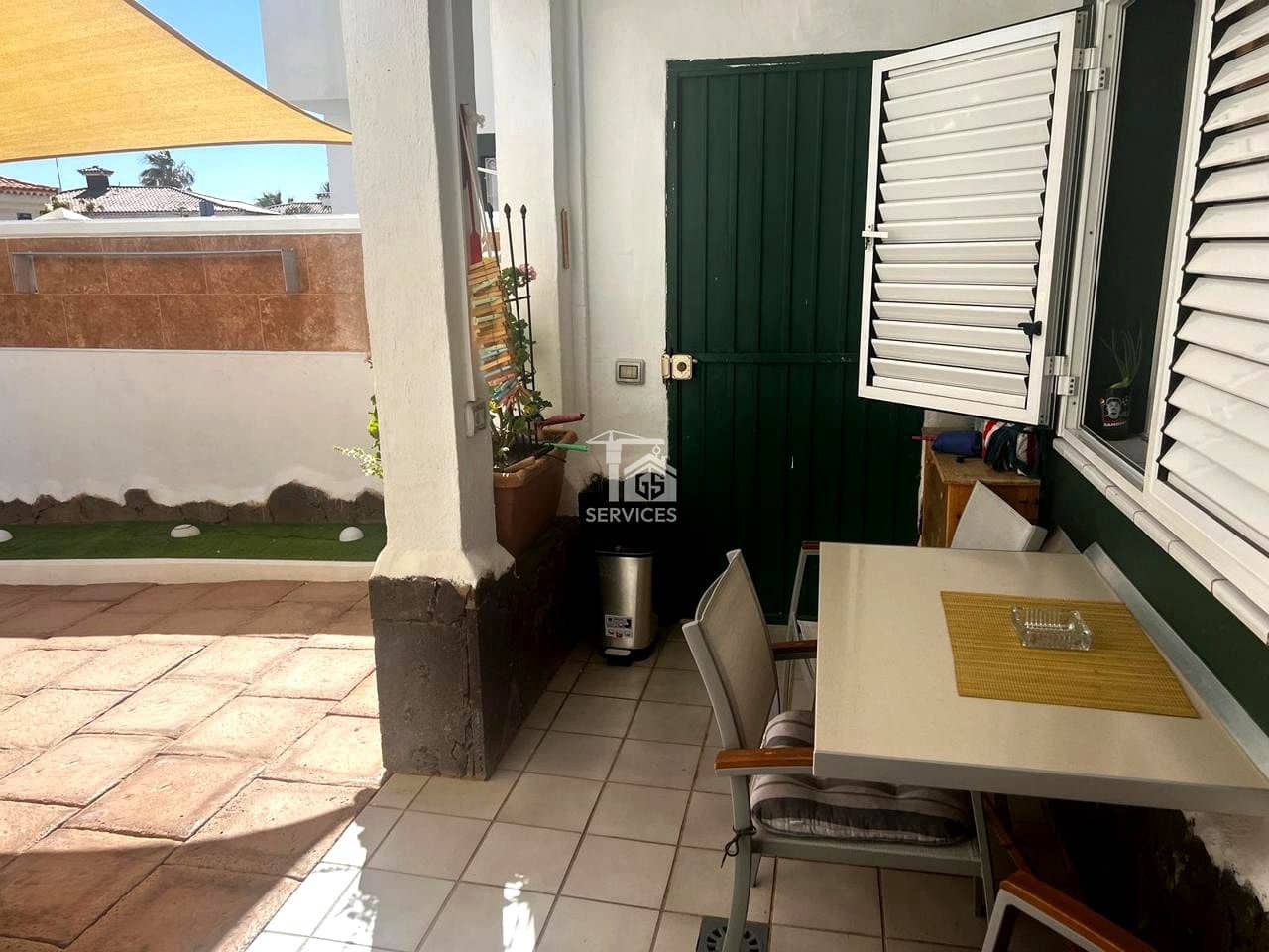 3 bedroom Flat for sale in Arona with pool garage - € 410,000 (Ref: 9409218)