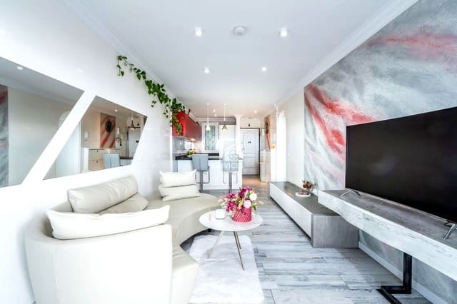 2 bedroom Flat for sale in Torviscas Centro y Alto, Adeje with pool garage - € 425,000 (Ref: 9409219)