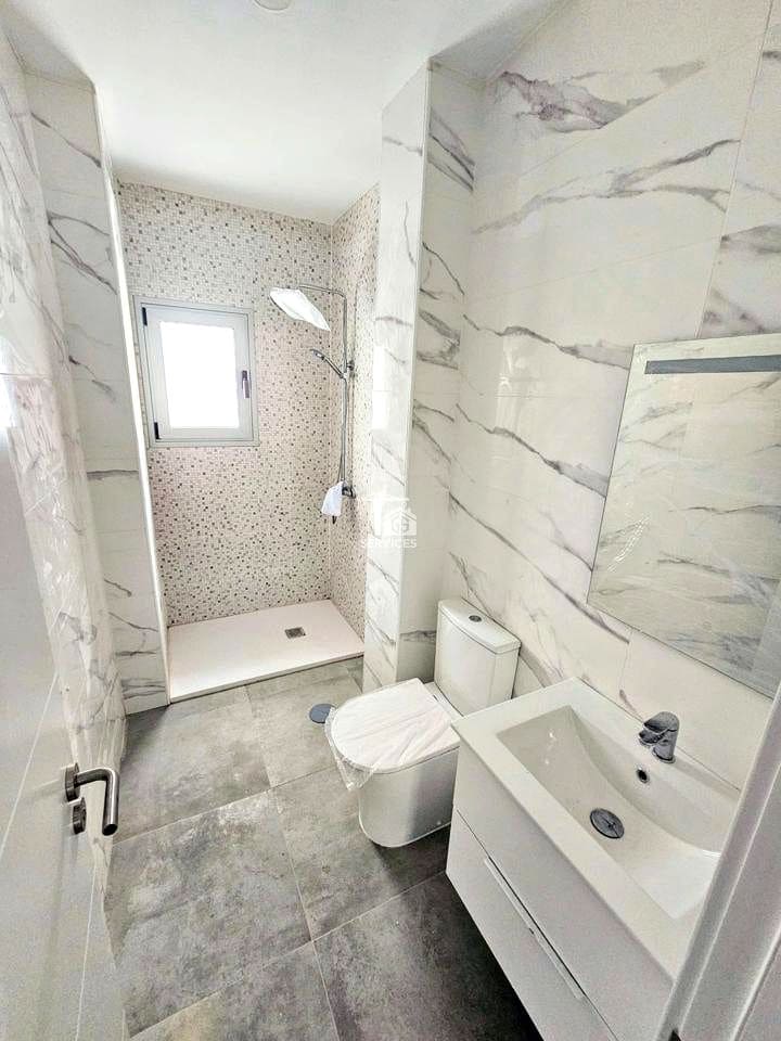 2 soveværelse Lejlighed til salg i Granadilla de Abona med garage - € 295.000 (Ref: 9409220)