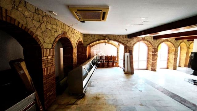 5 makuuhuone Yritys myytävänä paikassa San Miguel de Abona mukana uima-altaan 
autotalli - 340 000 € (Ref: 9410010)