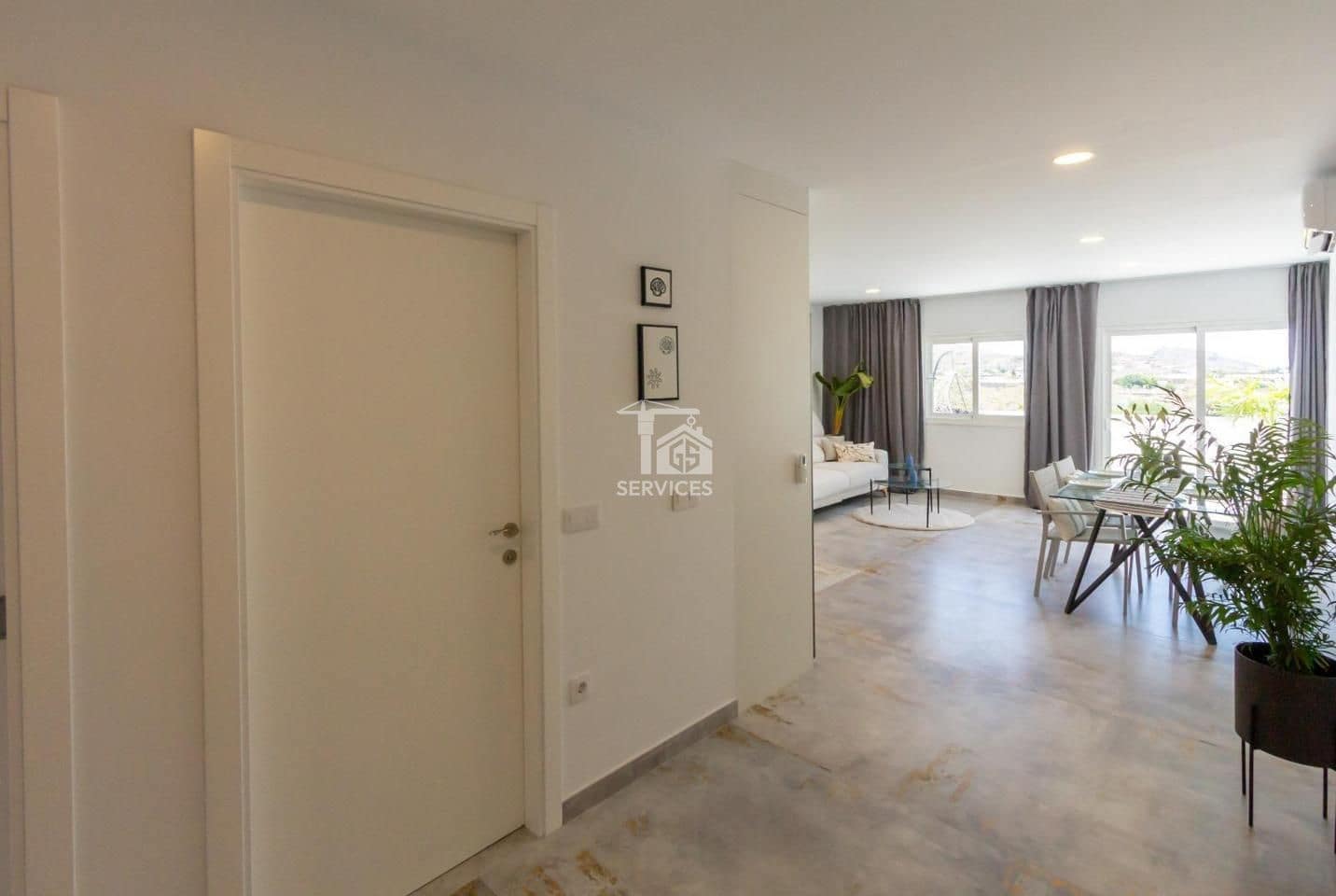 2 bedroom Flat for sale in Arona with garage - € 239,000 (Ref: 9421781)