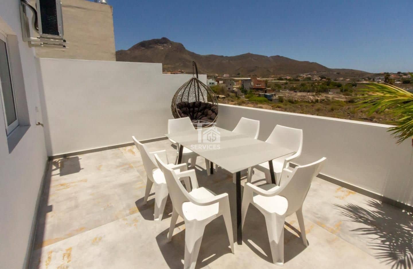 2 bedroom Flat for sale in Arona with garage - € 239,000 (Ref: 9421781)