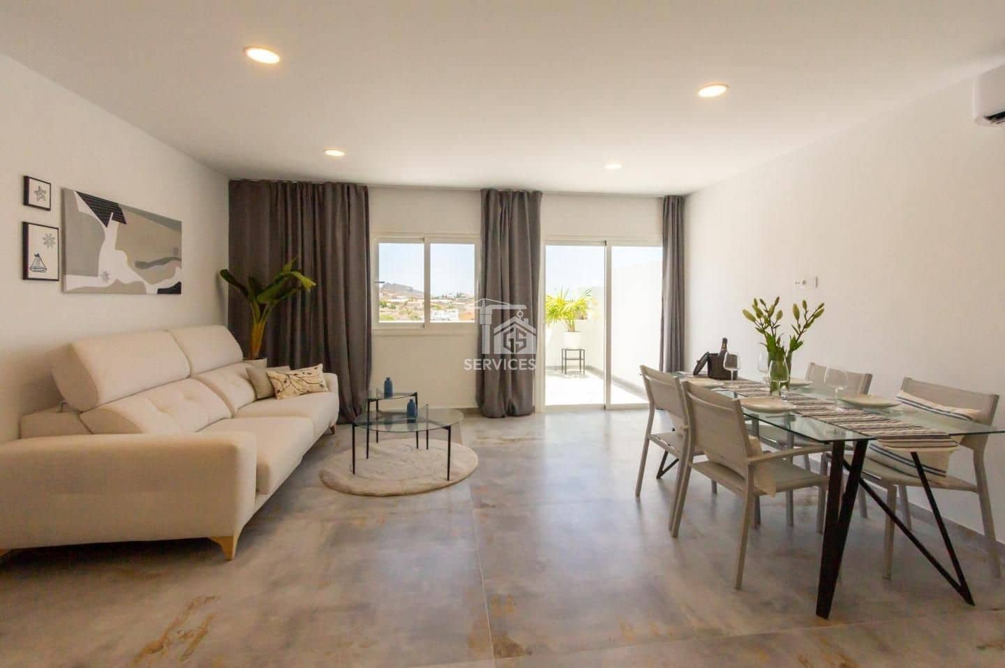 2 bedroom Flat for sale in Arona with garage - € 239,000 (Ref: 9421781)