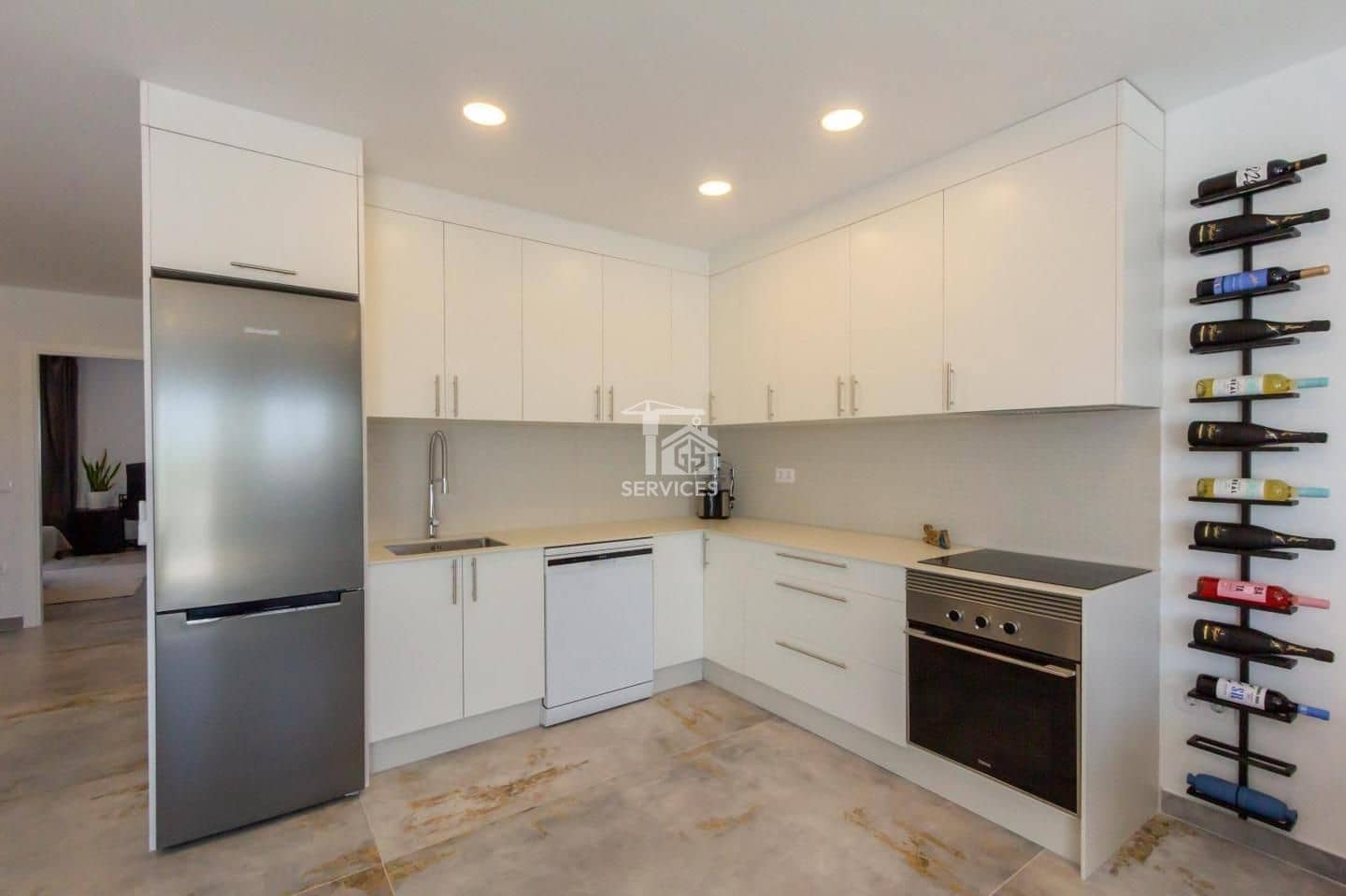 2 bedroom Flat for sale in Arona with garage - € 239,000 (Ref: 9421781)