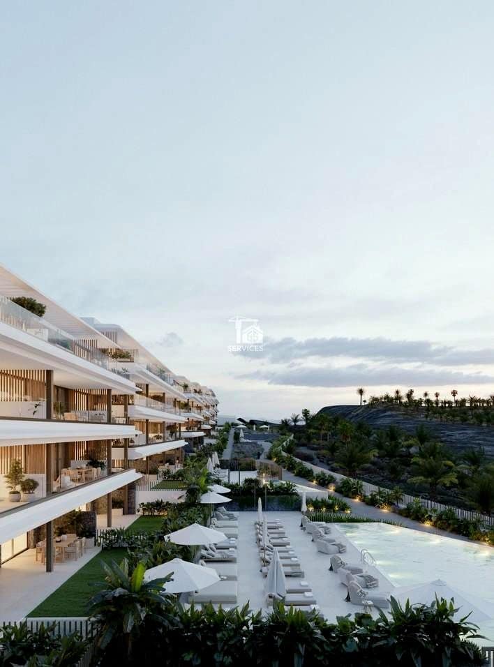 2 makuuhuone Asunto myytävänä paikassa Adeje mukana uima-altaan 
autotalli - 653 000 € (Ref: 9425380)