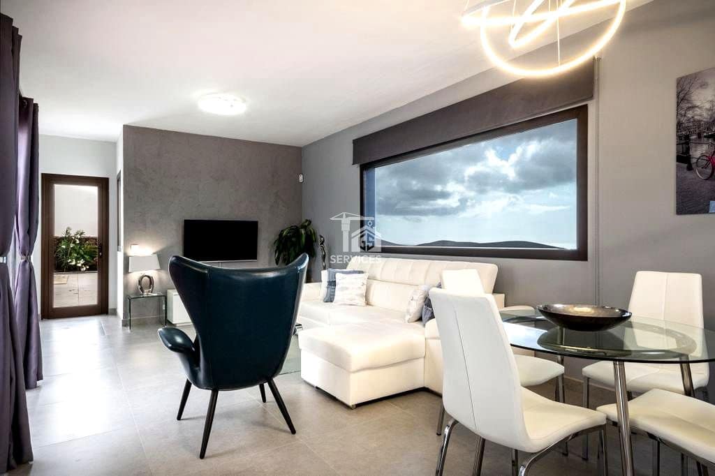 2 slaapkamer Villa te koop in La Oliva met zwembad garage - € 620.000 (Ref: 9425439)