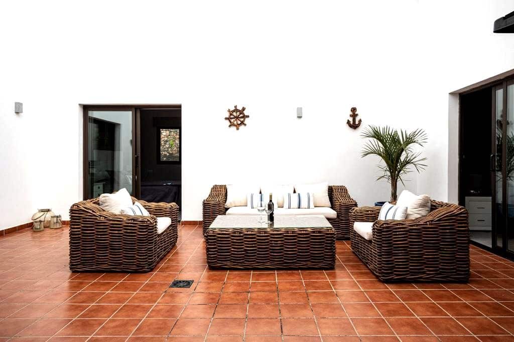 2 slaapkamer Villa te koop in La Oliva met zwembad garage - € 620.000 (Ref: 9425439)