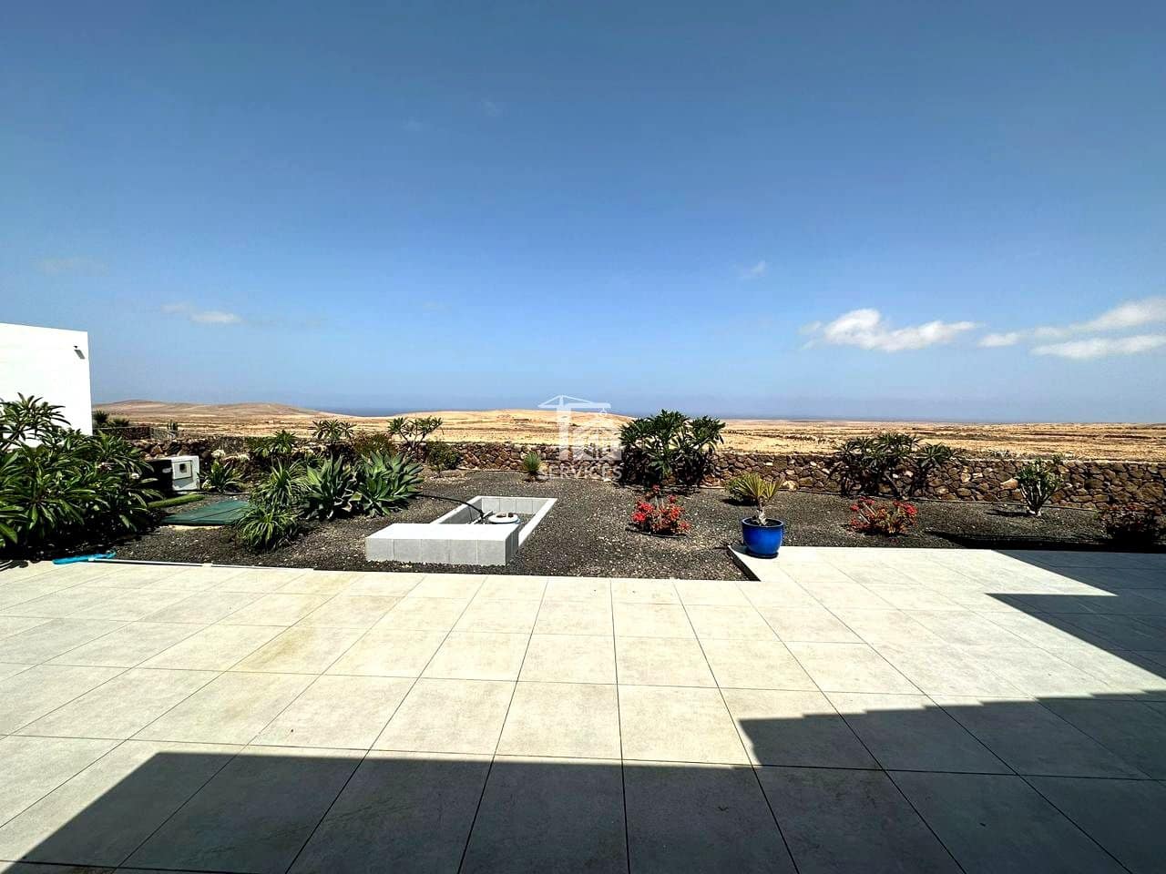 2 slaapkamer Villa te koop in La Oliva met zwembad garage - € 620.000 (Ref: 9425439)