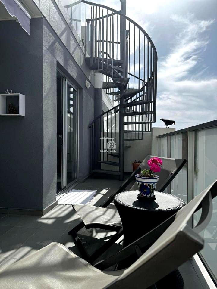 3 slaapkamer Flat te koop in Granadilla de Abona met garage - € 375.000 (Ref: 9425646)