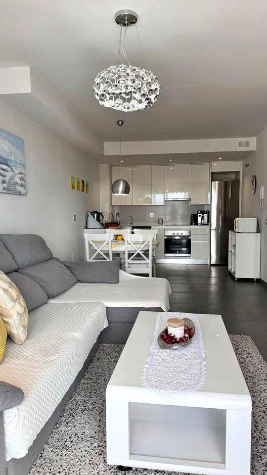 3 slaapkamer Flat te koop in Granadilla de Abona met garage - € 375.000 (Ref: 9425646)