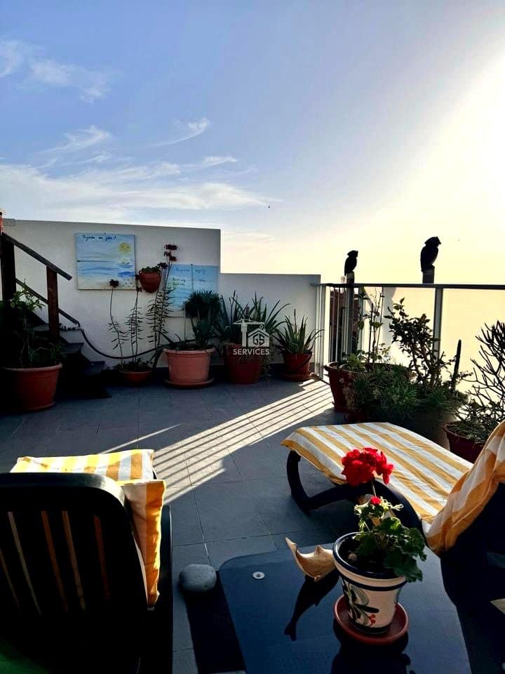 3 slaapkamer Flat te koop in Granadilla de Abona met garage - € 375.000 (Ref: 9425646)