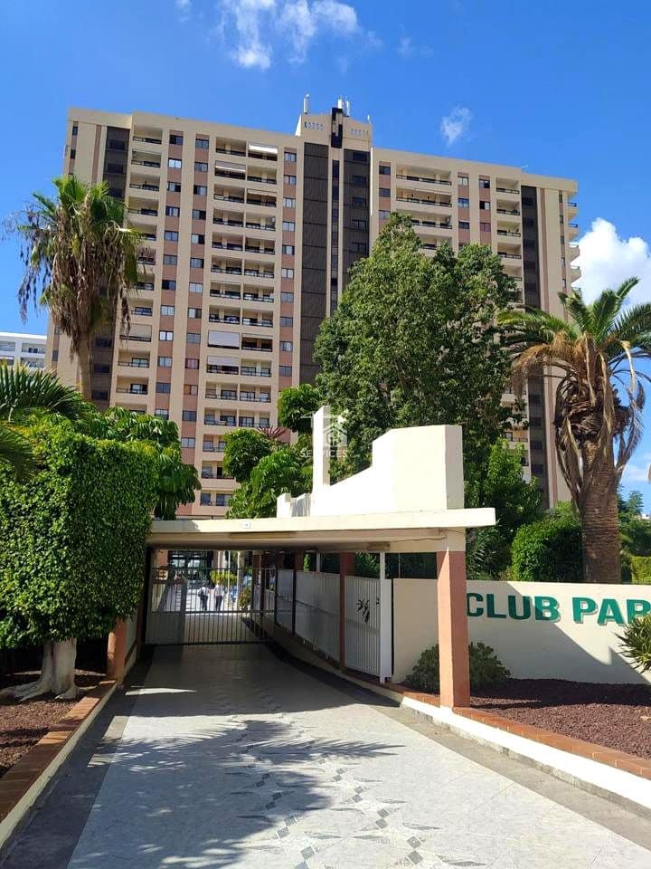 1 slaapkamer Flat te koop in Adeje met zwembad garage - € 264.000 (Ref: 9425648)