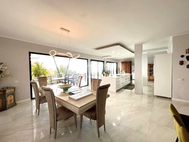 9 soveværelse Villa til salg i Arona med swimmingpool garage - € 880.000 (Ref: 9425649)