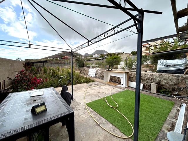 9 soveværelse Villa til salg i Arona med swimmingpool garage - € 880.000 (Ref: 9425649)