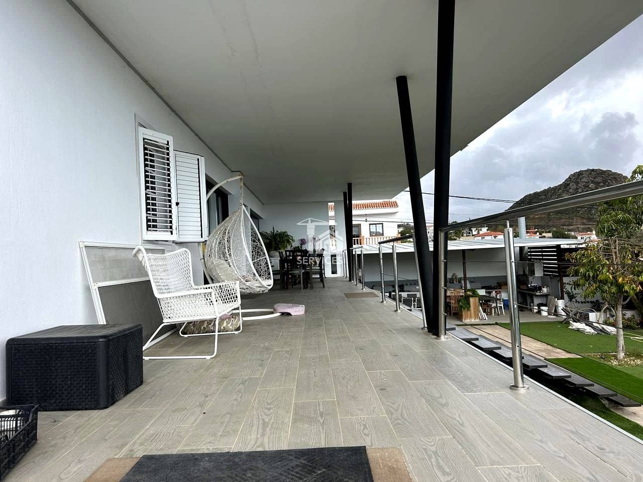 9 soveværelse Villa til salg i Arona med swimmingpool garage - € 880.000 (Ref: 9425649)