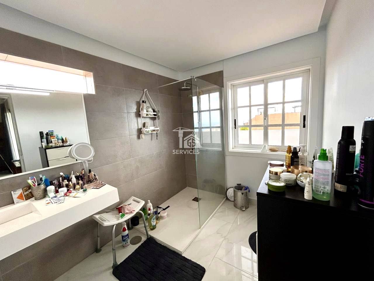 9 soveværelse Villa til salg i Arona med swimmingpool garage - € 880.000 (Ref: 9425649)