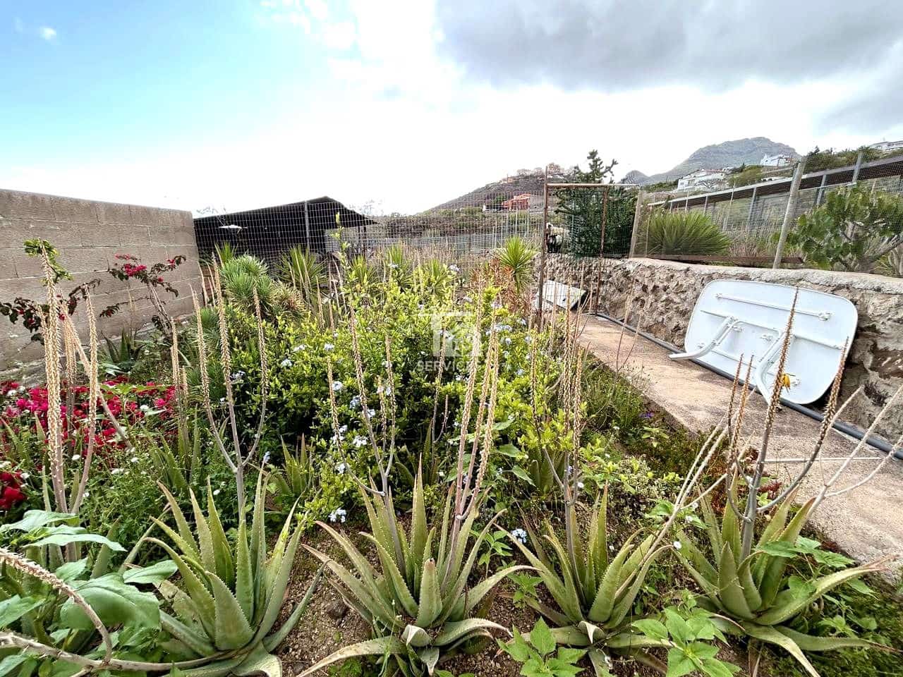 9 soveværelse Villa til salg i Arona med swimmingpool garage - € 880.000 (Ref: 9425649)