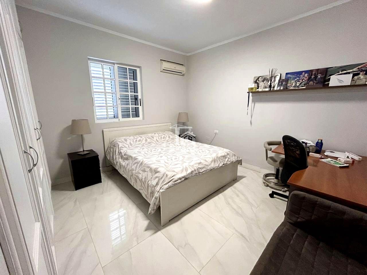 9 soveværelse Villa til salg i Arona med swimmingpool garage - € 880.000 (Ref: 9425649)