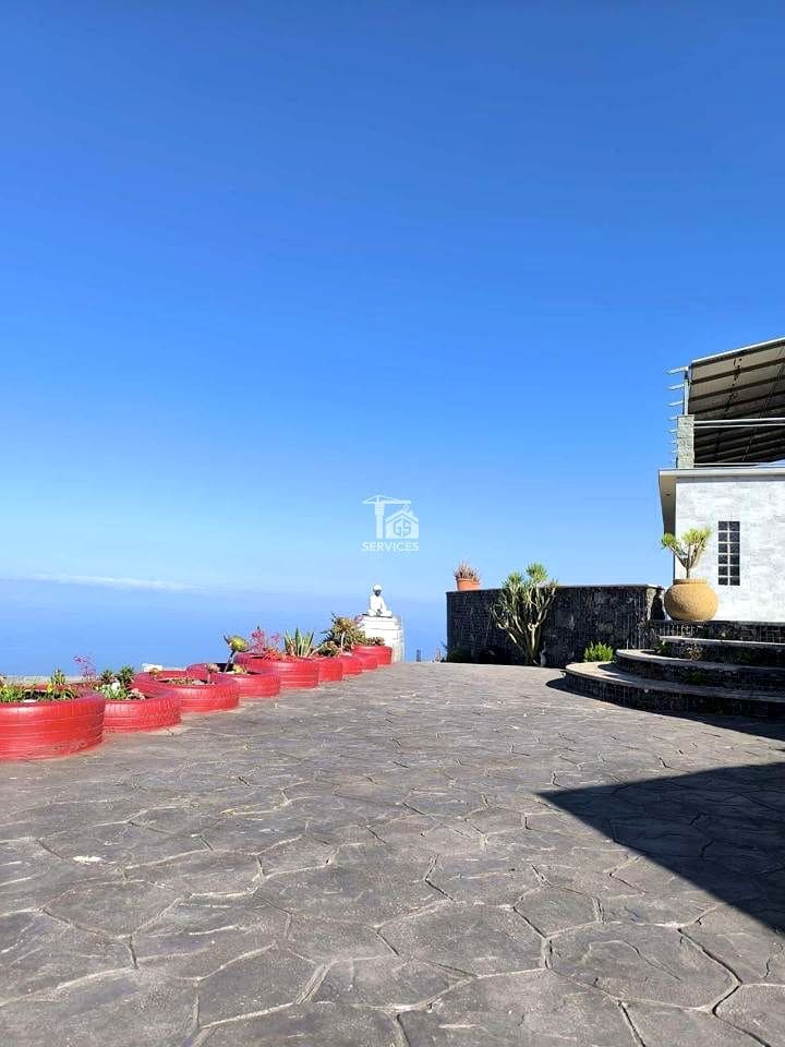 6 slaapkamer Finca/Landhuis te koop in Adeje met garage - € 850.000 (Ref: 9426546)