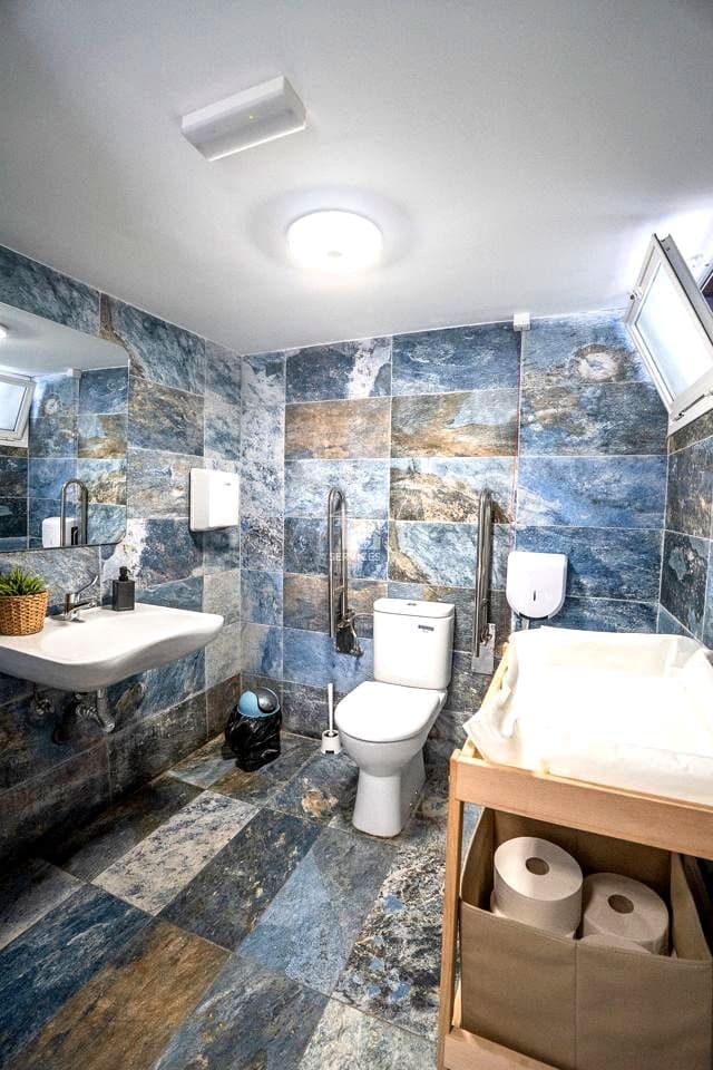 2 Zimmer Firma/Unternehmen zu vermieten in Costa Adeje - 2.000 € (Ref: 9428926)