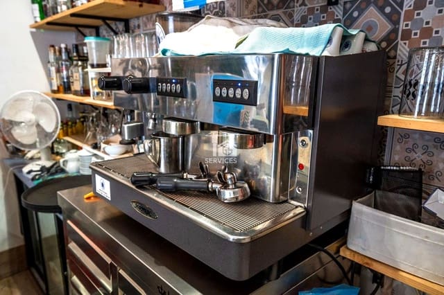 2 Zimmer Firma/Unternehmen zu vermieten in Torviscas Bajo, Adeje - 2.000 € (Ref: 9428926)