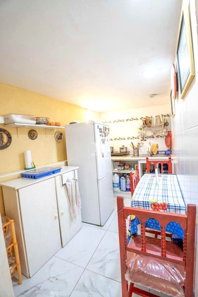 1 soverom Bedrift til leie i Arona - € 1 300 (Ref: 9429092)