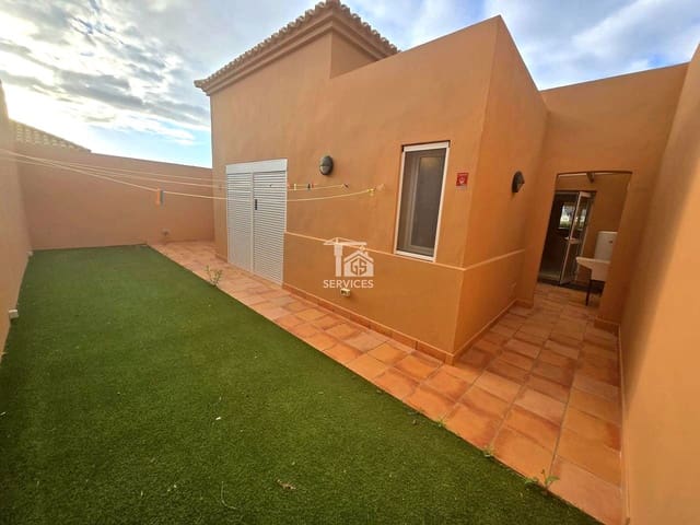 Villa/Maison de 2 chambres à louer à La Caleta Adeje, Adeje avec piscine garage - 3 500 € (Ref: 9447330)