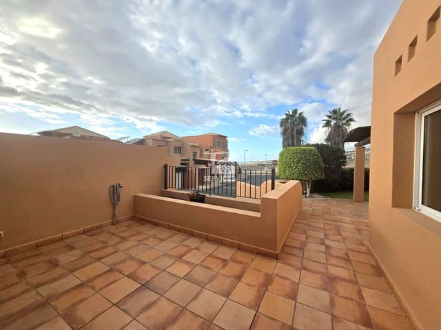 Villa/Maison de 2 chambres à louer à La Caleta Adeje, Adeje avec piscine garage - 3 500 € (Ref: 9447330)