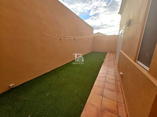Villa/Maison de 2 chambres à louer à La Caleta Adeje, Adeje avec piscine garage - 3 500 € (Ref: 9447330)