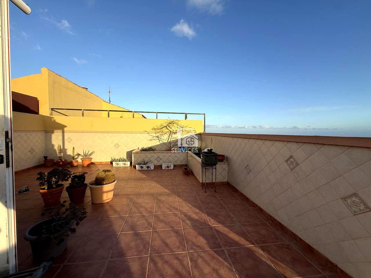 2 soverom Leilighet til salgs i Arona med garasje - € 335 000 (Ref: 9450037)