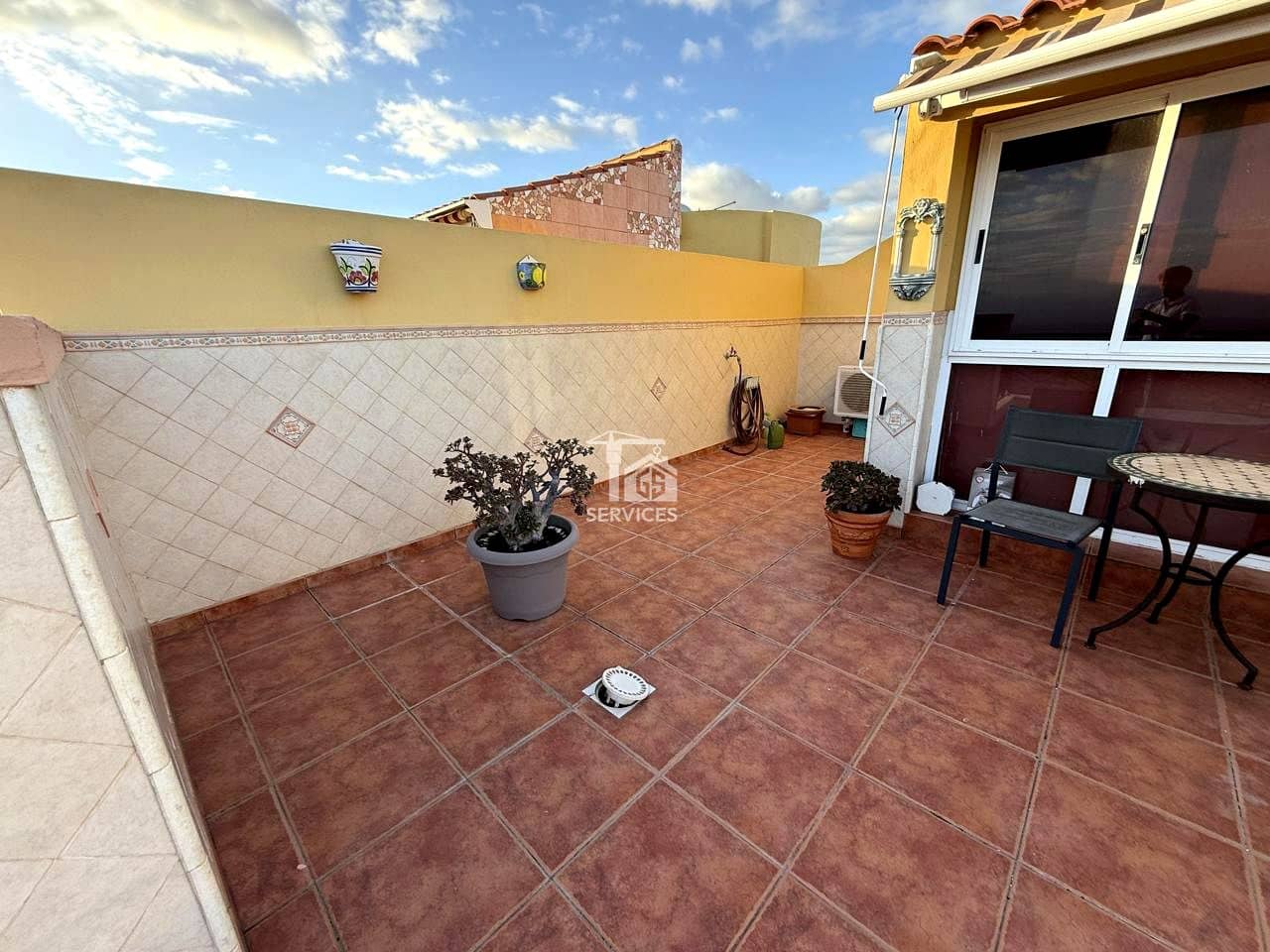 2 soverom Leilighet til salgs i Arona med garasje - € 335 000 (Ref: 9450037)