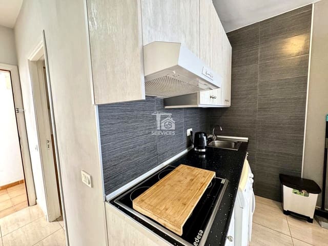 1 soverom Leilighet til salgs i Los Cristianos, Arona med svømmebasseng garasje - € 235 000 (Ref: 9450038)