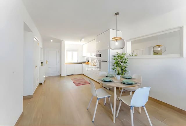 1 slaapkamer Flat te koop in Playa del Duque, Adeje met zwembad - € 580.000 (Ref: 9450039)