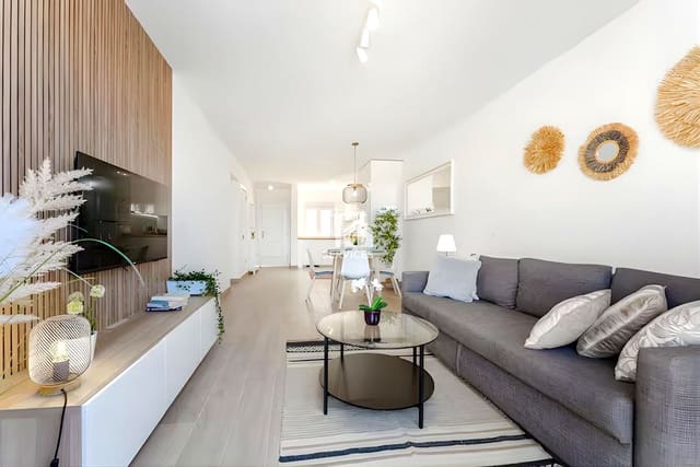 1 slaapkamer Flat te koop in Playa del Duque, Adeje met zwembad - € 580.000 (Ref: 9450039)